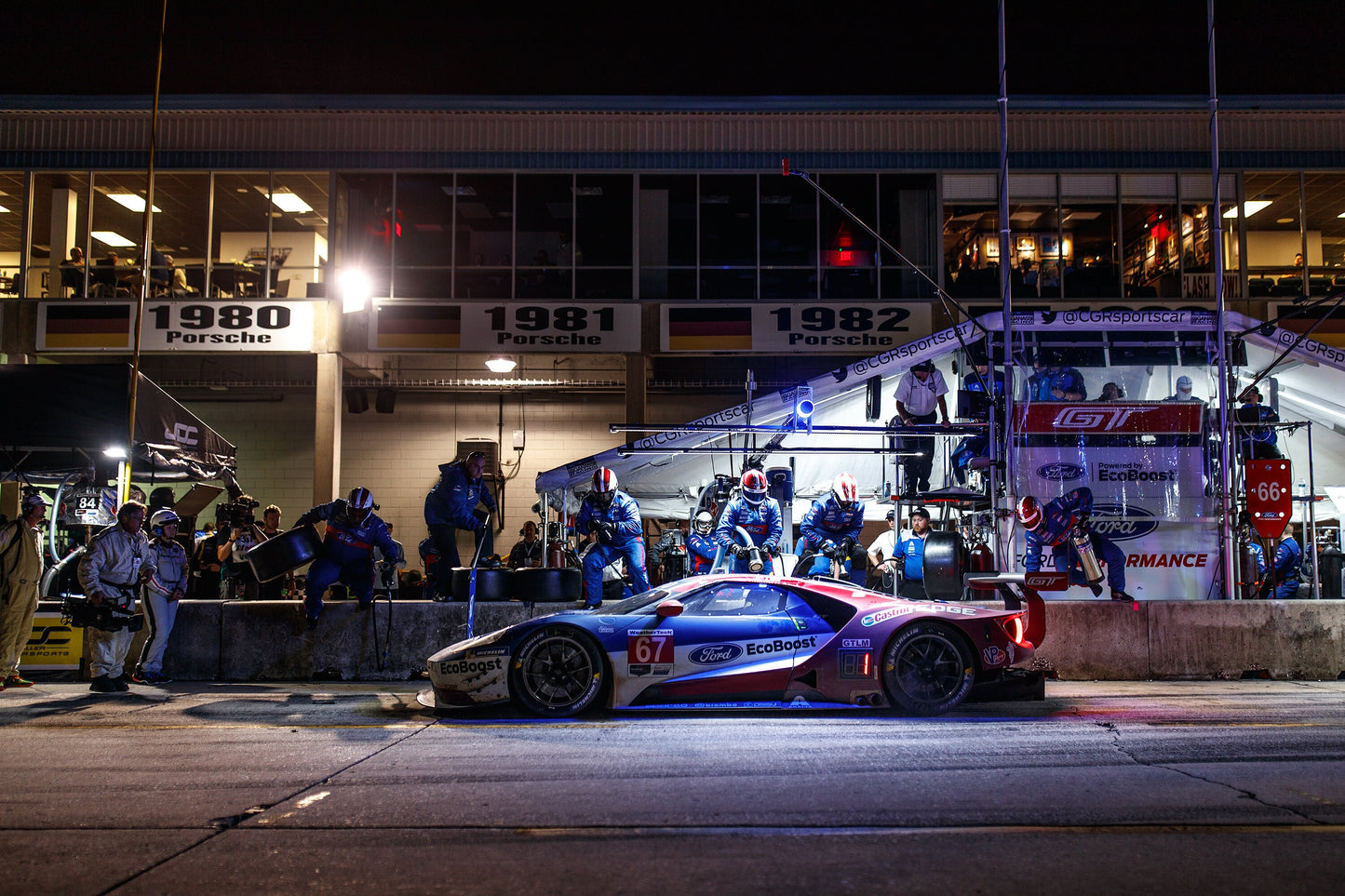 Ford GT Pit Stop Sebring Race